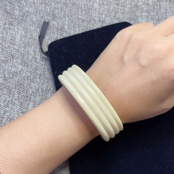 SOLD Real Ivory bangle - Picture 9 of 13